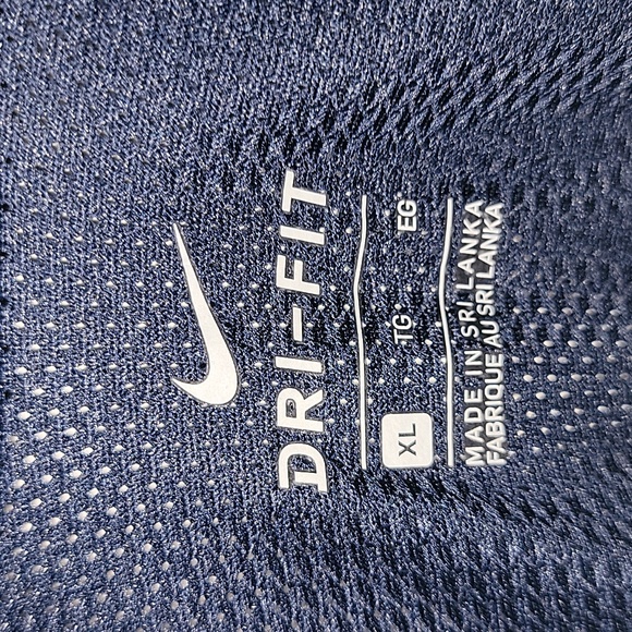 Nike Dri-Fir Women's XL Long Sleeve Shirt New w/out Tags! - Picture 3 of 4